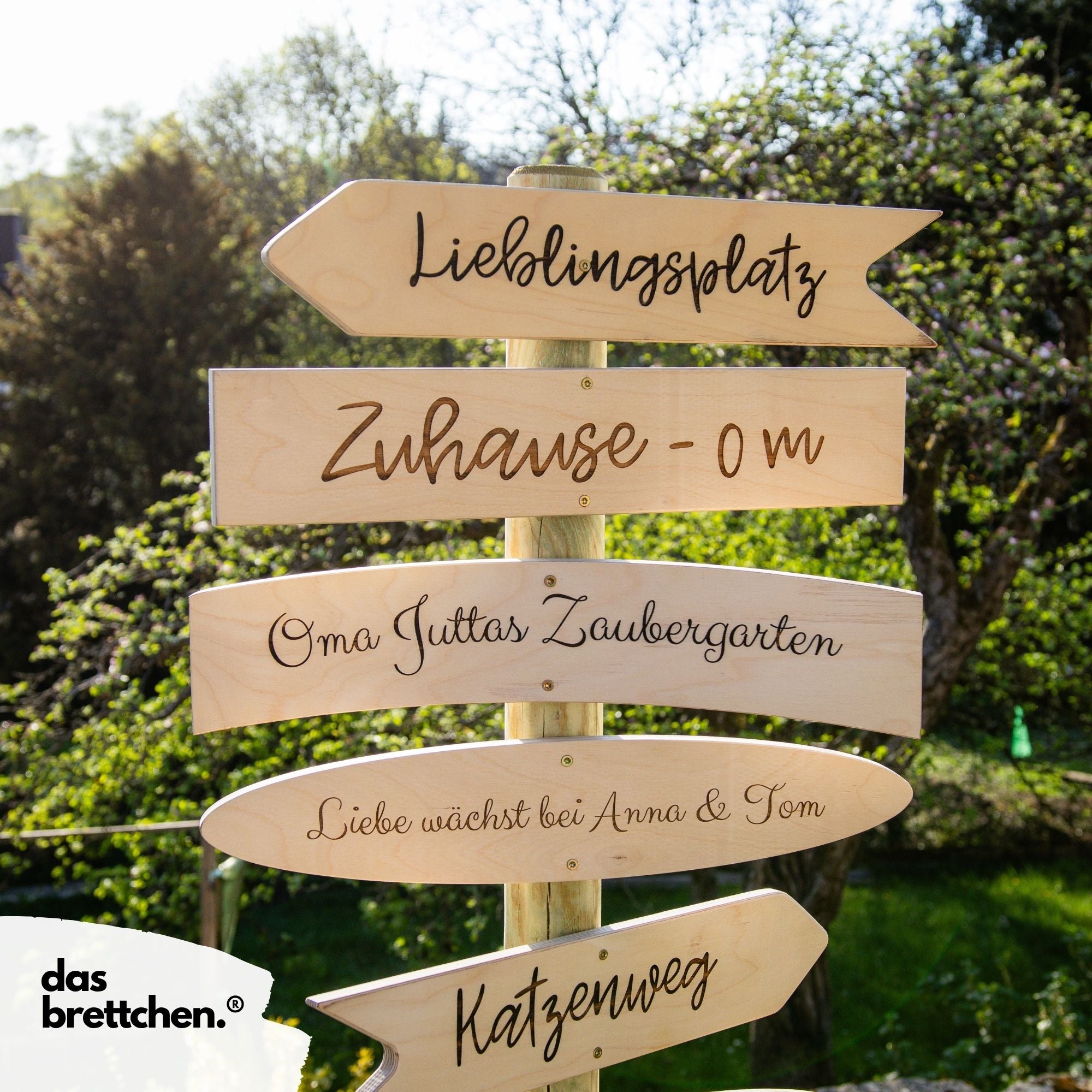 Rustikaler Wegweiser aus Birke – Gartenschild, Holzschild für Haus, Garten & Hochzeit – handgemachte Deko aus Birkenholz - Bild 8