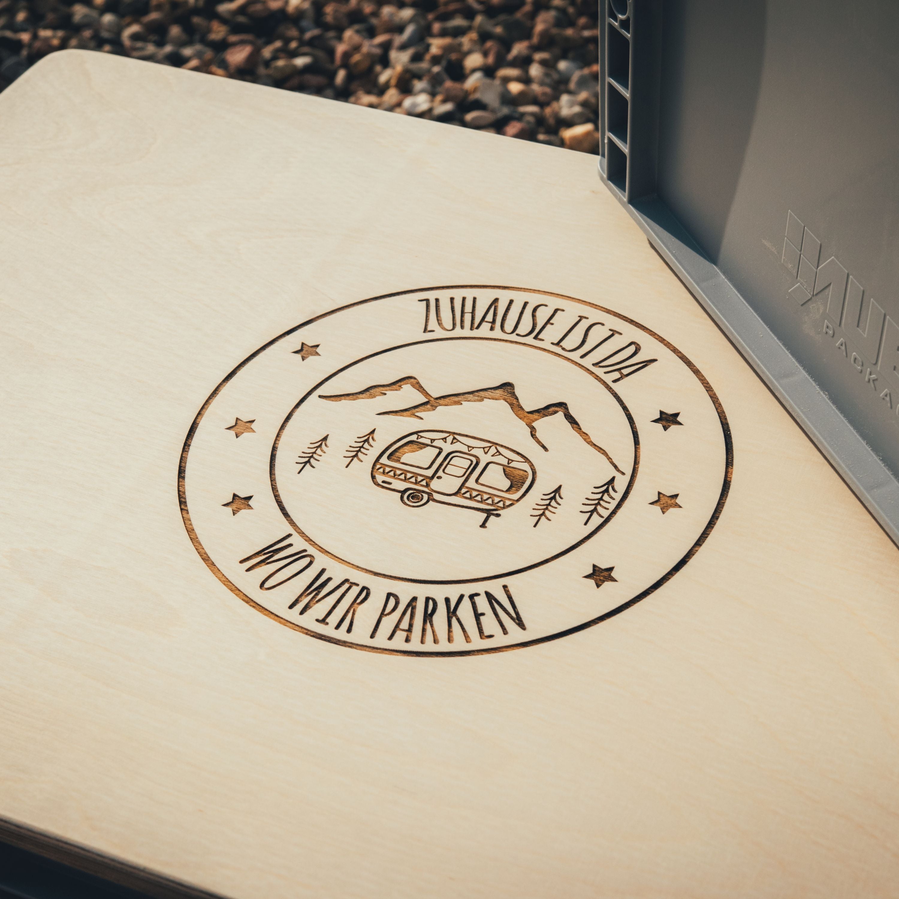 Abdeckung aus Holz mit Lasergravur für Eurobox, ideal für Camping und Outdoor-Einsätze - Bild 2