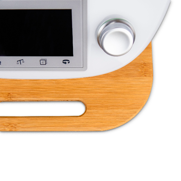 Detailansicht des Gleitbretts für den Thermomix TM31, TM5 und TM6 aus Holz, mit ergonomischem Griffausschnitt für einfaches Verschieben und sicheres Handling in der Küche