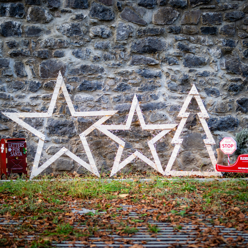 Weihnachtsdeko Set aus Holz, Stern und Tannenbaum für Lichterkette, Bausatz für Garten und Terrasse